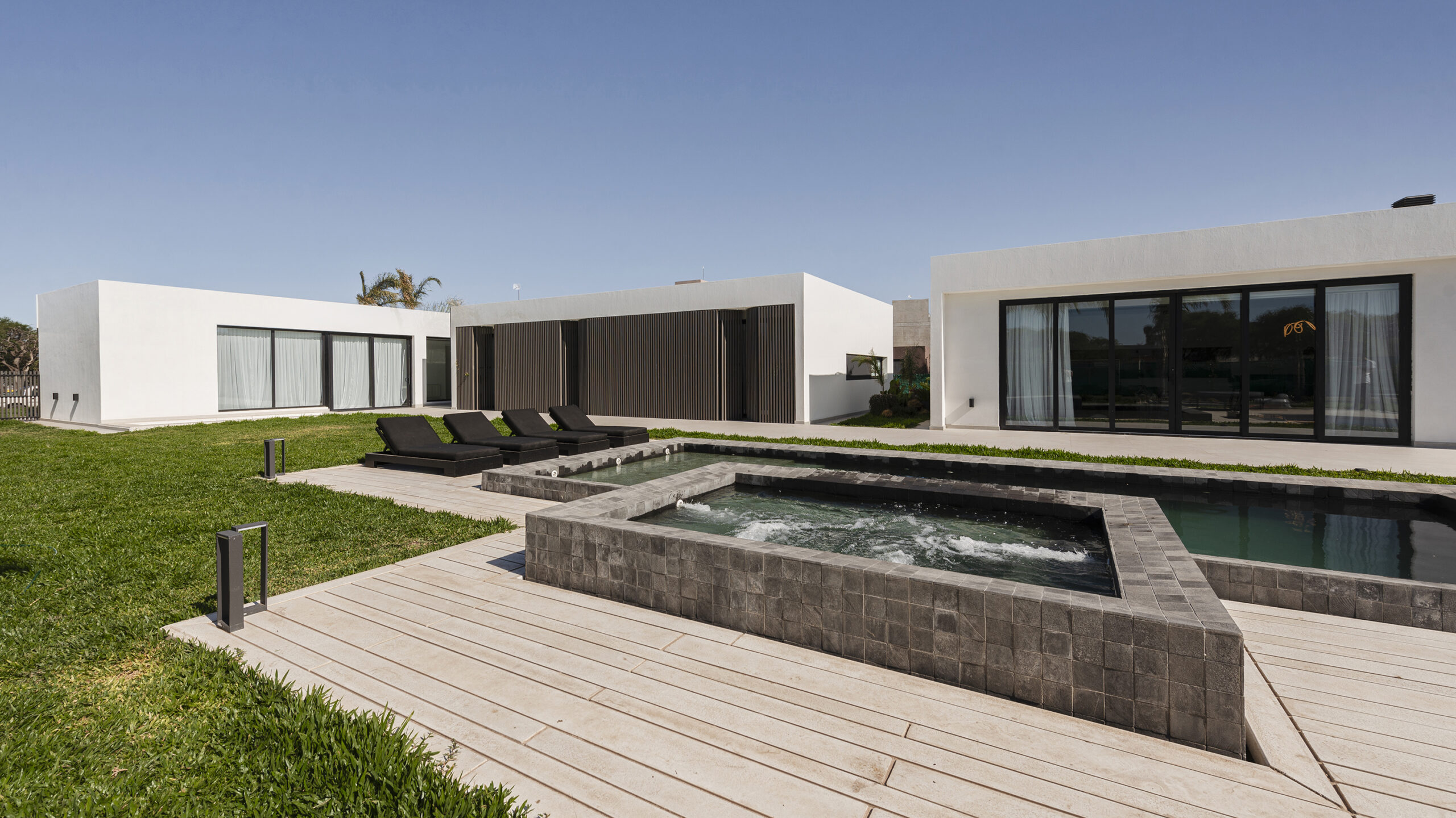 CASA MITTE DISEÑO Y ARQUITECTURA