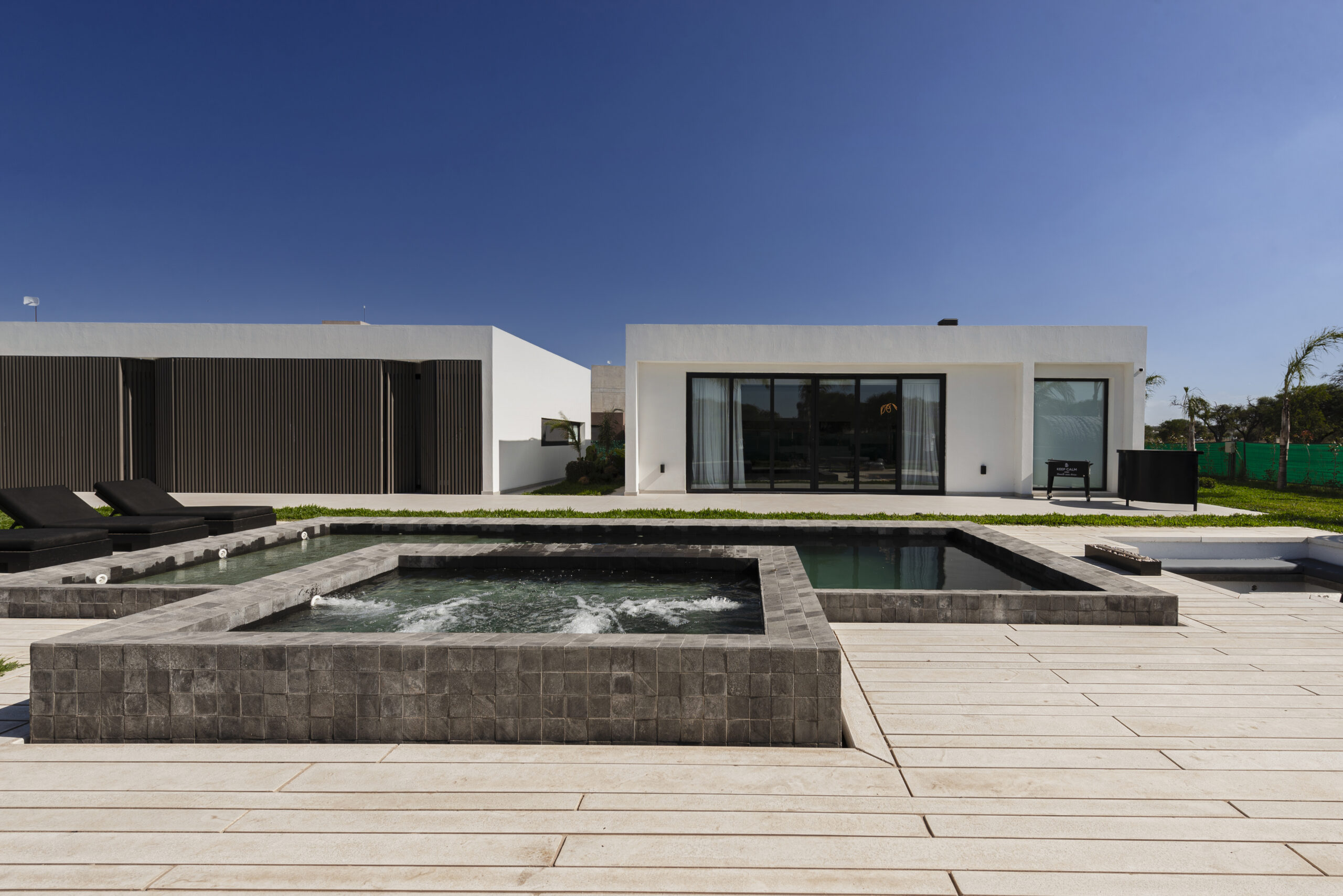 CASA MITTE DISEÑO Y ARQUITECTURA