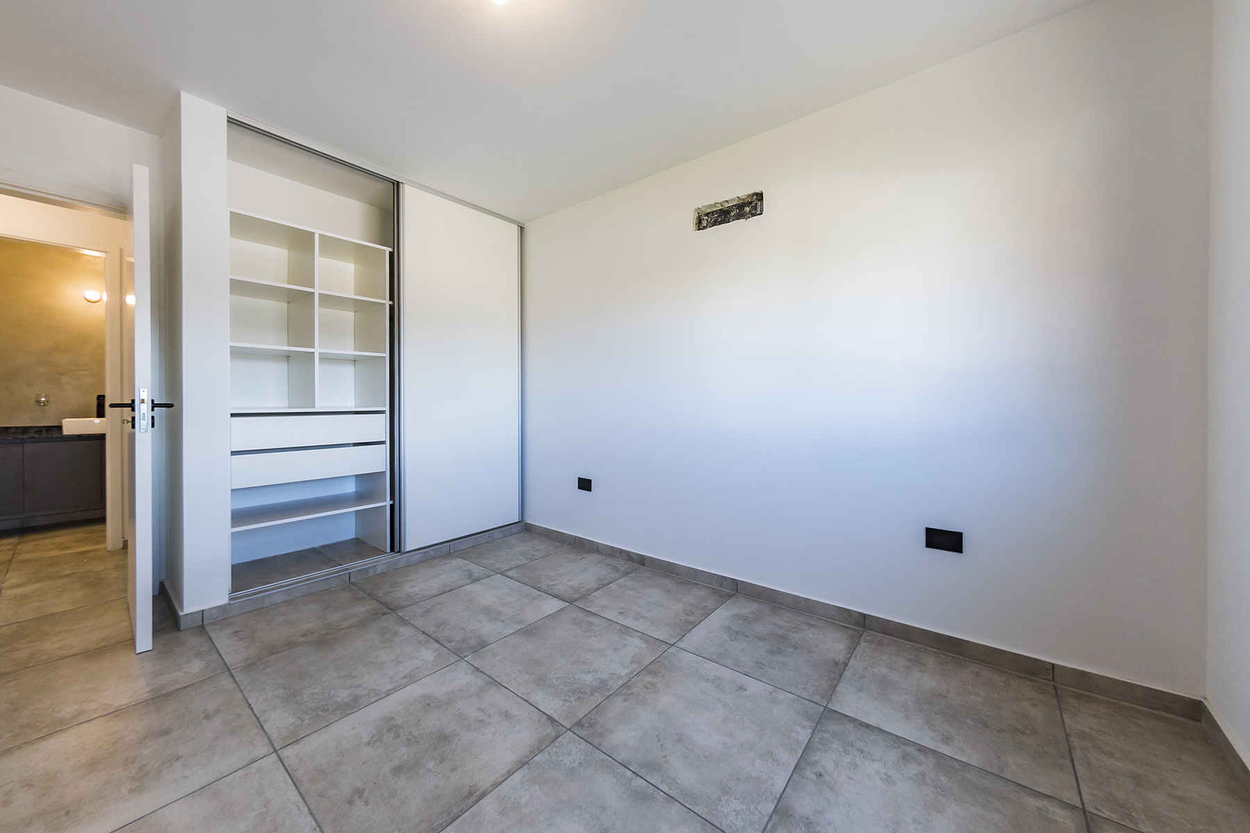 Dormitorio Bogi 2 Dormitorio con placard