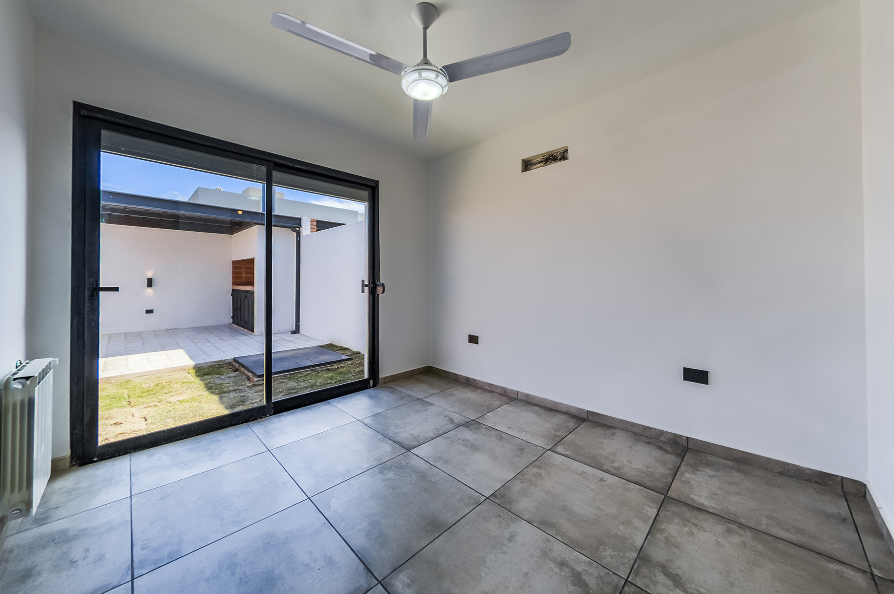 Domitorio Un dormitorio con salida al exterior